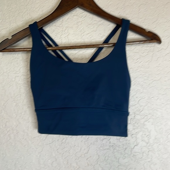 Lululemon sports bra size 4 - Picture 2 of 3